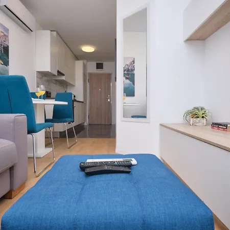 Modern Apartment Split
